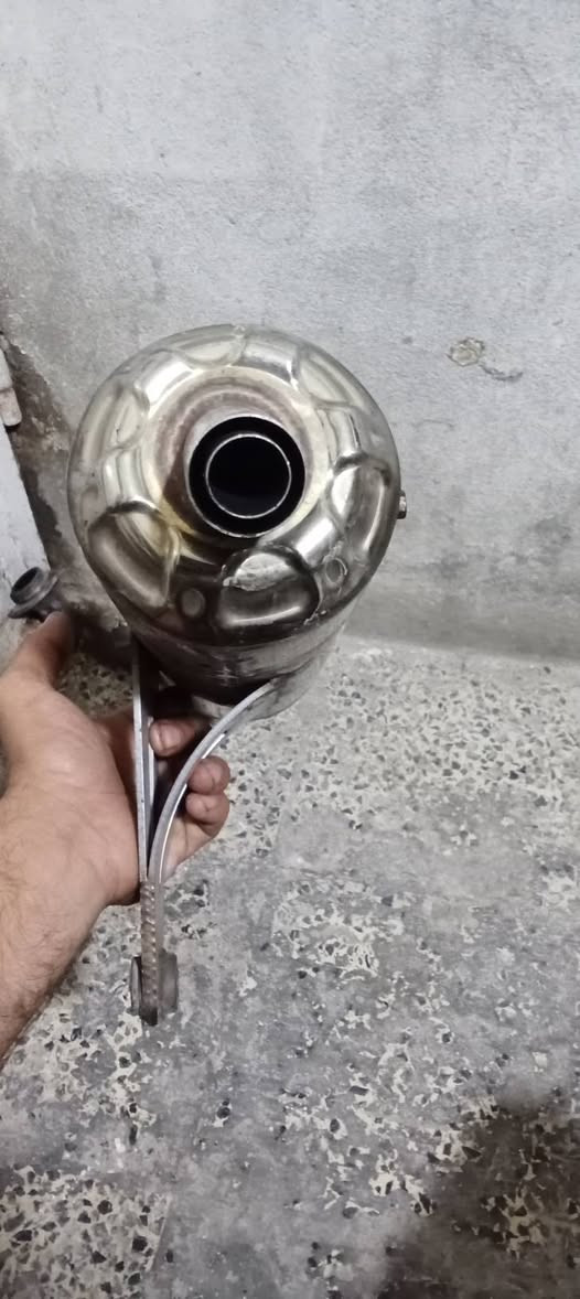 سلام عليكم شباب صالنصه جبلي لبيع صوت حلو بس بيه لحيم جم قطع مكاني حيور رقم تلفون ***********
