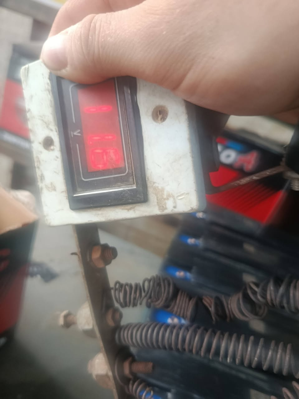 بتريات مصطره 32 انبير سعر 180 وهذا رقمي ***********
