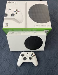 Xbox Series S • ٥١٢ جيجا • حالة ممتازة