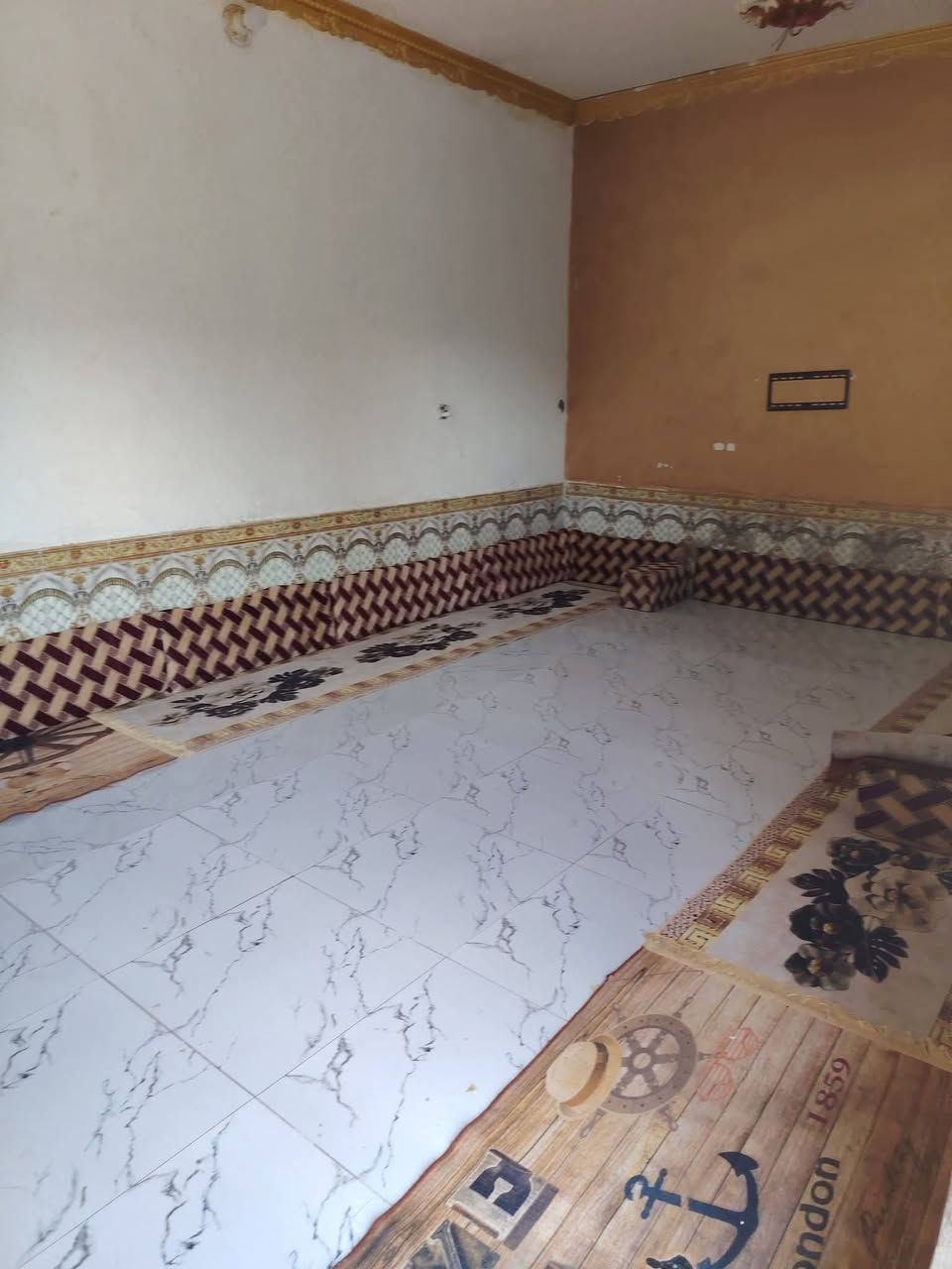 سلام عليكم 
بيت زراعي للبيع بحي الشفيج مقابل البراز متوفر كافة الخدمات بيت حلو ومرتب كامل من كل النواحي المساحه ٢٥٥م للستفسار اتصل او وتساب على ***********

نص مكتوب في الصور:
- 44°C