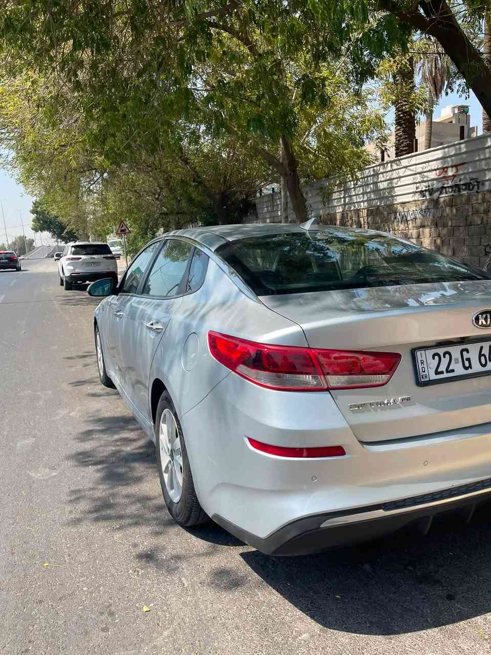 سلام عليكم  أوبتيما  موديل 2019 وارد أمريكي بيها جاملغ خلفي  وباب بدون دواخل كما موضح بالسونار المحرك وكير مكفول السيارة رقم جديد مشروع وطني تحويل ثاني يوم السيارة جاهزة من محرك كير صدر تبريد العنوان بغداد للاستفسار الاتصال على الرقم التالي ***********
