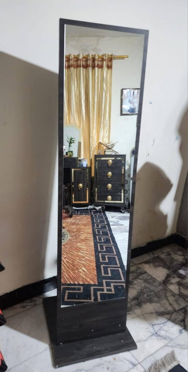 السلام عليكم
غرفه تركيه ٨قطع للبيع بيهه اضرار بسيطه السعر خاص مكان مدينه قطاع صفر ***********
