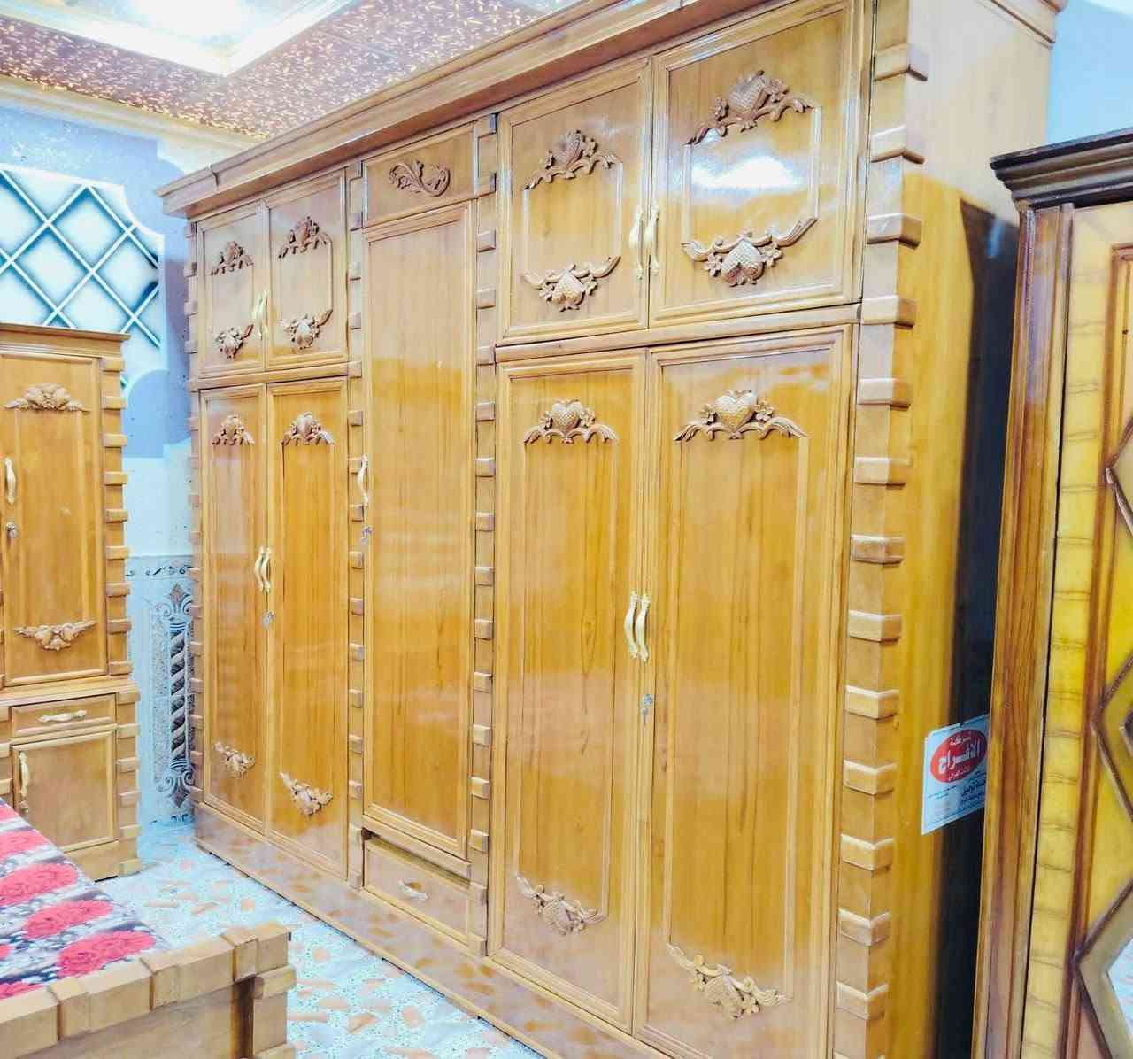 غرفه نوم ملكي خشبه 5 ملم شرط حطاطه استخدام قليل
صاج داخل خارج كبس
الظهر جرجوبه رفوف كامل 
السعر (مليون و450) بيها مجال 
نقل وشد مجاني 

***********

نص مكتوب في الصور:
- HONOR X9c