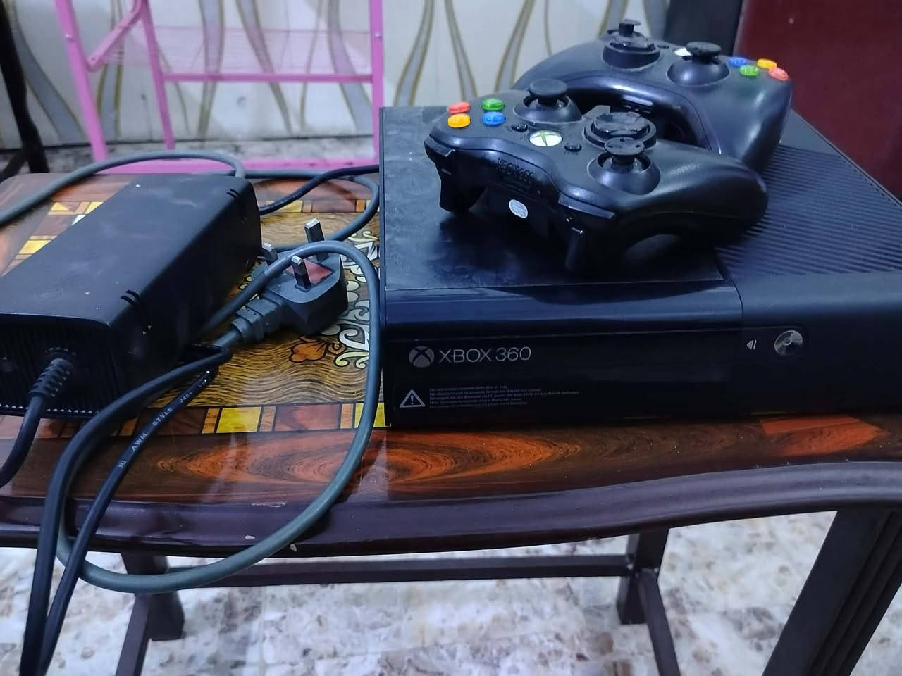السلام عليكم اكس بوكس 360 مهكر الهارد 250كيكة الجهاز لا مفتوح ولا مصلح اليدات سليمة مية با ميةالسعر 125الف  العنوان بغداد /الحسينية /السكلات ***********
