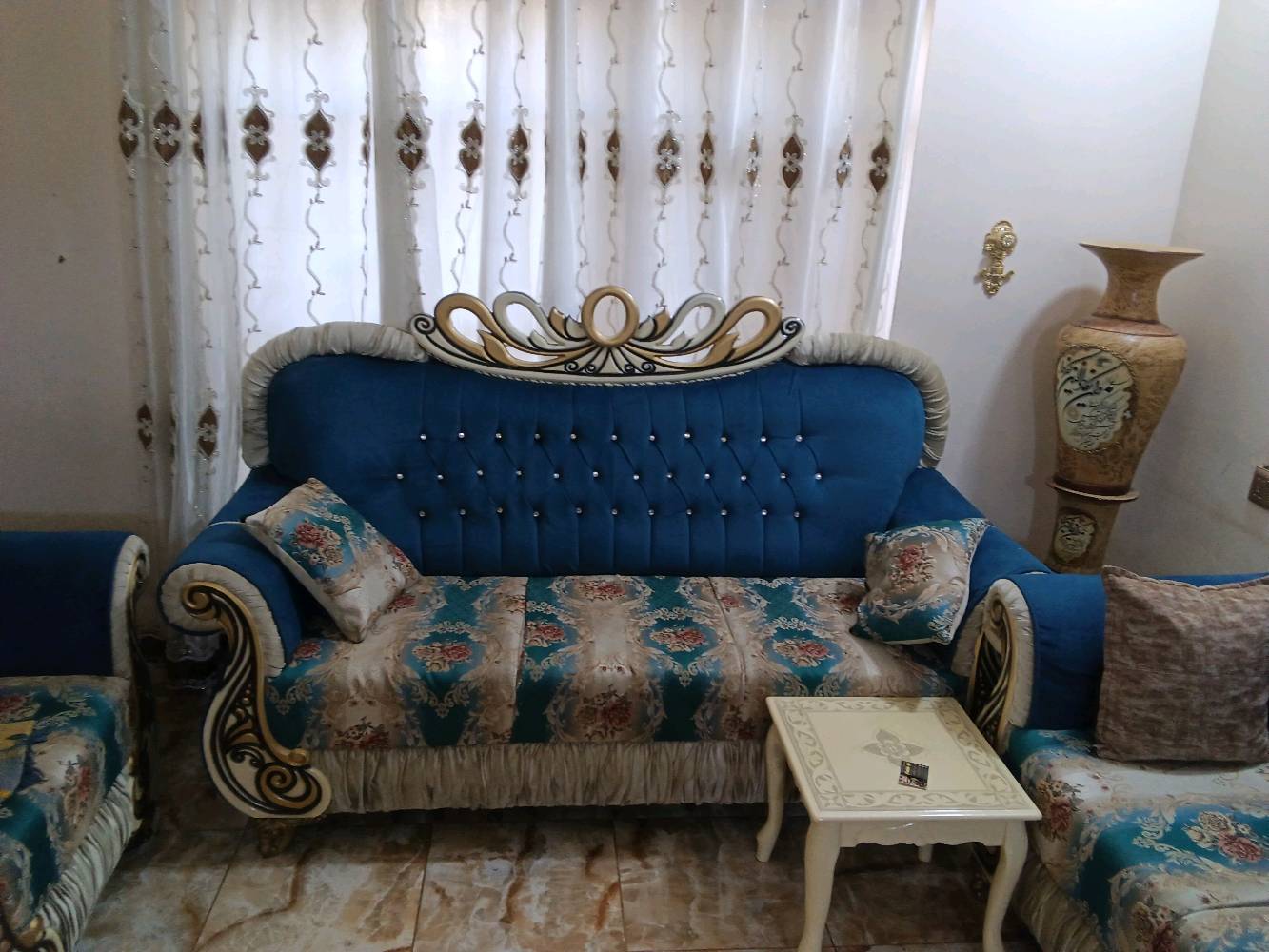 تخم 10مقعد فقط وحده مكسور الجسر السعر 225وبي مجال