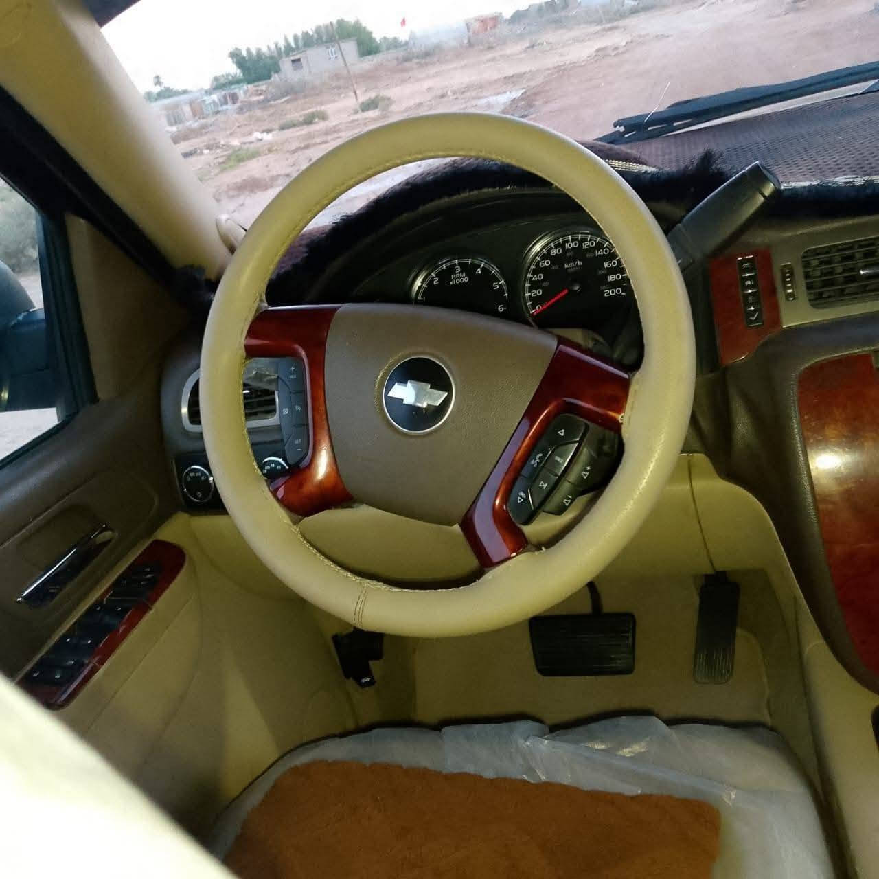 تاهو موديل 2012 خليجي مكفوله ماعده بارد قليل بالجاملغ الأمامي السياره دخول جديد وتسجل جديد محرك 5300 كير ومحرك شرط تبريد تتفئه كل شغال مداور مباشر رقم مثنى السعر 205 وبيه مجال الاتصال على الرقم *********** المكان المثنى
