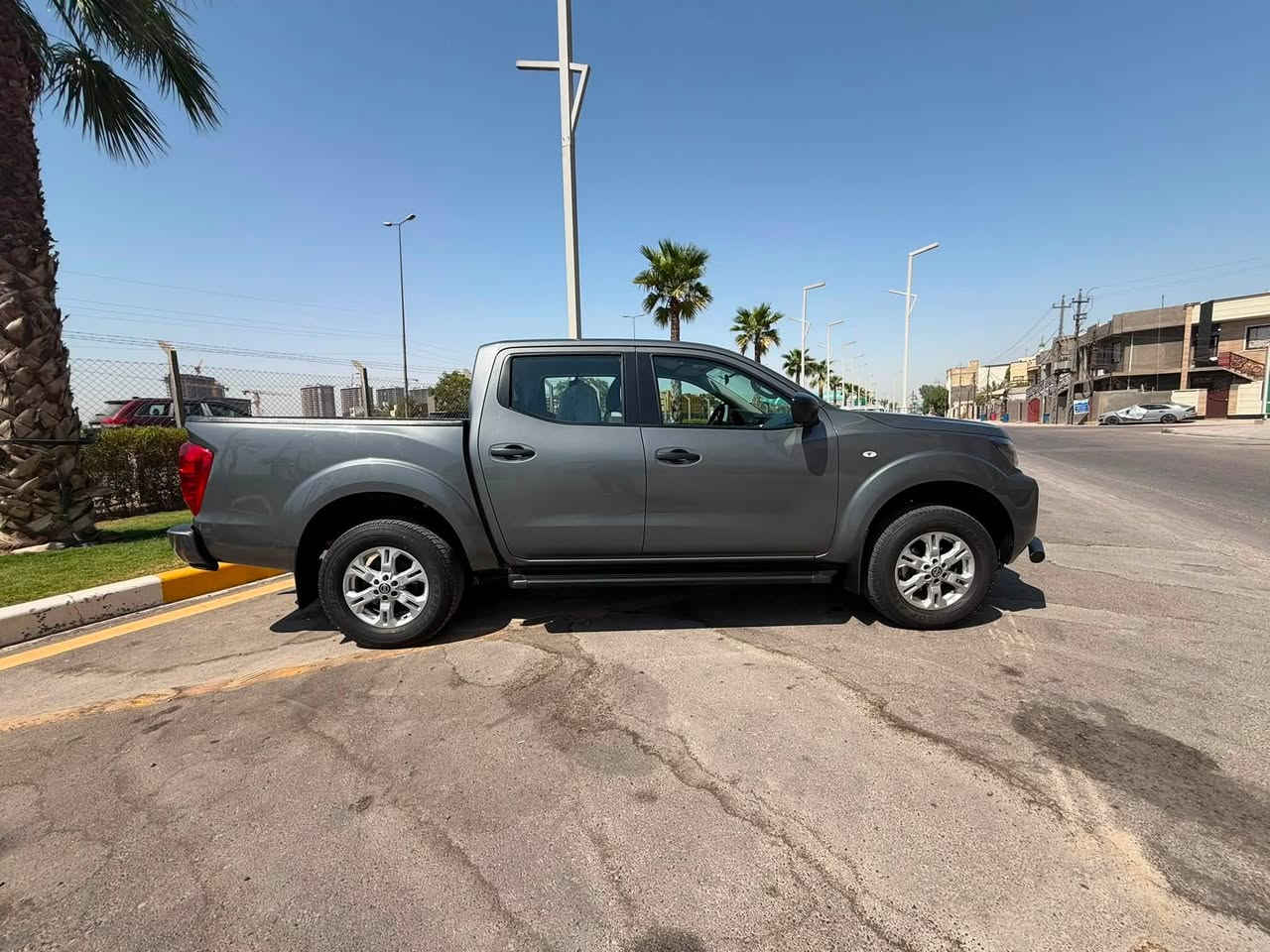 � للبيع — نيسان نافارا 4*4 2023 خليجي | حالة الزيرو  🔥
🚘 NISSAN NAVARA4*4, 2023
🇦🇪 وارد خليجي
📍 بغداد
✨ المواصفات والحالة:
▪️ ممشى 16,000 كم فقط
▪️ حالة السيارة جديدة ونظيفة جداً
▪️ استخدام قليل ومحافظة ممتازة
▪️ السيارة جاهزة للاستخدام ولا تحتاج أي مصروف
▪️رقم أربيل بأسمي 
▪️ الفحص متاح للجادين

💰 السعر: 21,000 دولار
🤝 قابل للتفاوض بالمعقول أمام السيارة

⚡ فرصة مميزة لمن يبحث عن نافارا نظيفة بممشى قليل — البيع للجادين فقط.

📞 للاستفسار والتواصل: ***********
