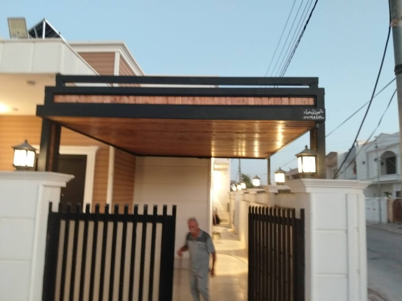 من رخصت الادمن
اليوم كملت سقيفه في منطقة داره كوناره 
ت/8/19
سقيفه يتكون من حديد خشب جينكو ساقيه تصريف مياء 
حسب طلب زبون سعر متر 80 الف ***********
شميران حداد 🔨
