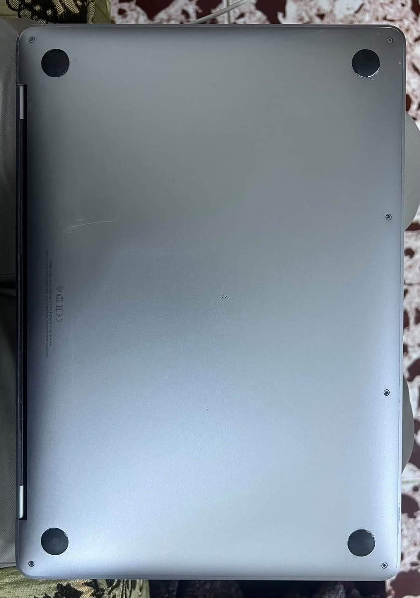 للبيع: MacBook Pro M1 (2020)
المواصفات: شاشة Retina 13.3 إنش | معالج Apple M1 | رام 8 جيجابايت | تخزين 256GB SSD | شريط Touch Bar وبصمة Touch ID.  

 الحالة: نظيف وبحالة جيدة 85%.
 السعر: 1،000،000 مليون .
 المكان: بغداد - البياع.
 للتواصل:
 اتصال: ***********
 واتساب: ***********

🔴 لا اتواجد على الماسنجر
