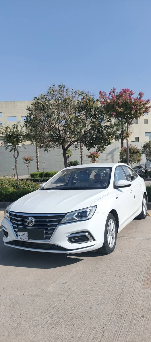 سلام عليكم
mg 5 2025 
ماشي 15الفkm وقابل للزيادة
سياره كلين بدون اي ضرر فقط شخط صغير بالداير
كير و محرك بشرط و بعدها بالضمان 
مواصفات نص فول بدون بصمه
كروز سرعة
شاشة
نظام ابل كار بلي + اندرويد اوتو
مري كهرب
كشافات ضباب
صندوك بصمه 
تبريد ثلج
ويل كب 
مكان السياره الموصل
سعر 88 ومجال
***********
***********
