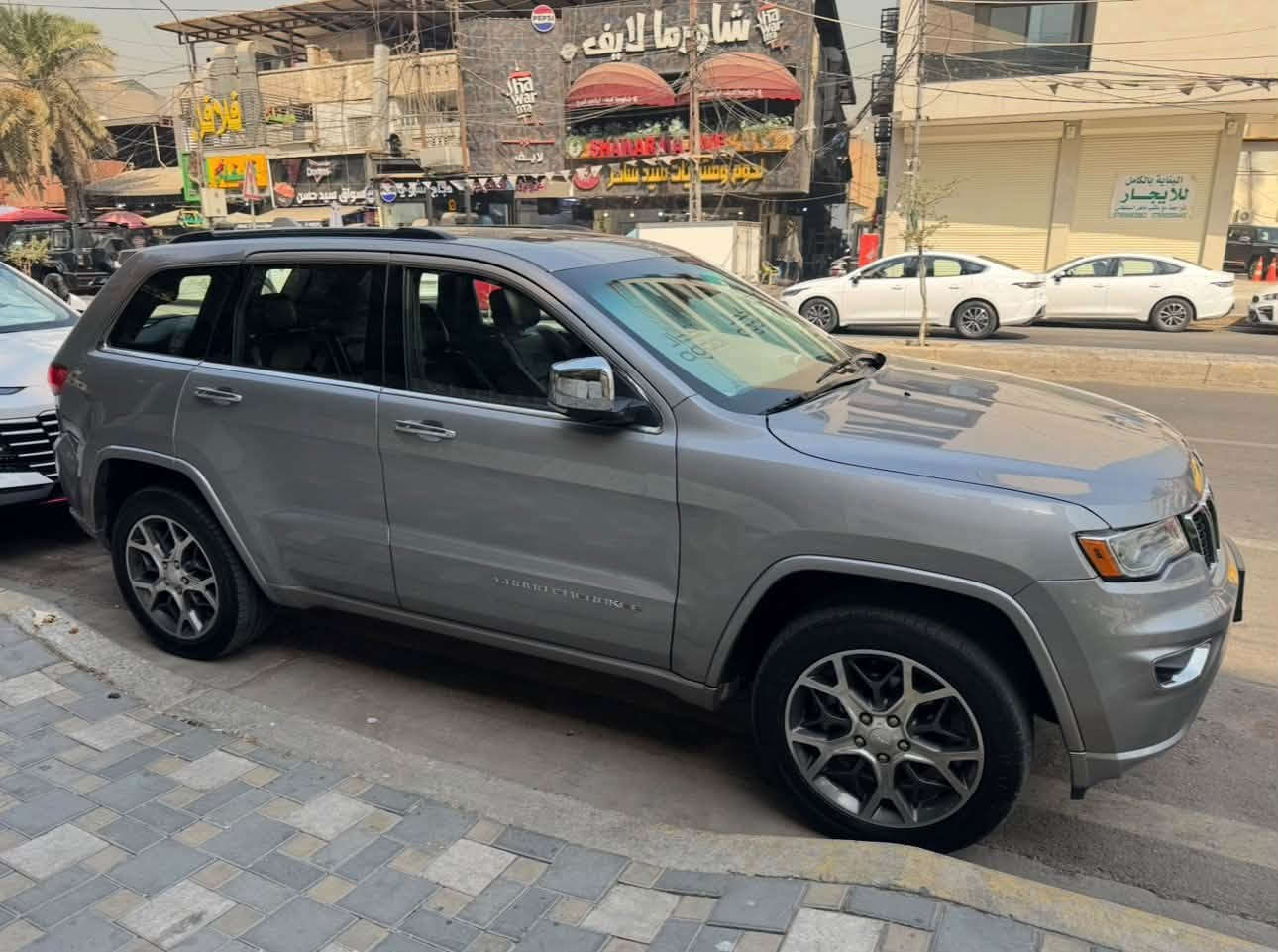 السلام عليكم 
للبيع جيب اوفرلاند ٢٠١٩ ماشية ٤٧ 
اعلى مواصفات 
حادثها جاملغ خلفي مصبوغ وبابتين مبدلات نفس اللون 
للاتصال *********** طه
