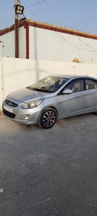 اكسنت للبيع موديل 2016 حجم المحرك 14 السياره بيها صبغ نصف حزام جمالي ب...