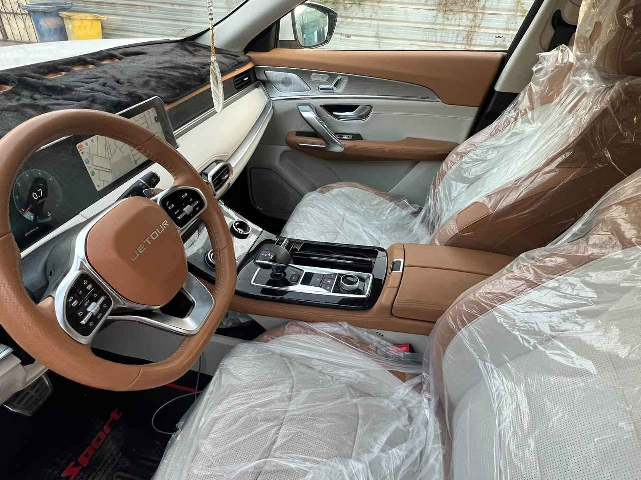 ا السلام عليكم
‏جيتور X70 بلس لكجري 2025 

‏ Jetour X70 Plus luxury 2025 

رقم اربيل🚘 فول مواصفات 🔥

‏🚘 خليجي 

‏🚘 عداد مسافة (11000) 

‏🚘 موديل 2025

‏⚙️ حجم المحرك 1.6L TURBO

‏⚙️ مرتبط بناقل حركة أوتوماتيك

‏🔑 مفتاح التشغيل بصمة 

‏🪟 بانوراما 

‏🚗 دفع ثنائي FWD

‏‼️ اريل نفكيتر 

‏📍 حساسات أمامية

‏📍حساسات خلفية 

‏💡لايت هالوجين

‏🔦️ بك لايت LED 

‏🚘 دخول بصمة ذكي 

‏🛞 حجم الاطار 255/45R20

‏🛞 ويل كب 20

‏🛞 4 دسك

‏🛞 حساسات ضغط الاطارات 

‏✨️ اشارة في المرايا الجانبية 

‏✨️ المرايا قابلة للطي كهرباء 

‏🌧 ماسحة خلفية 

‏🎈عدد AIR BAG 6

‏🚗 هاند بريك كهرباء 

‏🚗 ا ABS 

‏🖥 دشبول شاشة ديجيتال 

‏🖥 شاشة Apple Car play 

‏📷 كاميرا دوارة 

‏📷 4 كاميرات

‏💡الانارة الداخلية LED 

‏⭕️ مقود جلد حياكة  

‏🛣 مثبت السرعة Cruise 

‏🎶 المودات والاوامر الصوتية 

‏🎶 ا Bluetooth / T YPCE

‏⚡️مخرج منفذ الطاقة 

‏🔍فحص نظام السيارة 

‏💺تتسع المقصورة ل 7 ركاب

‏💺المقاعد جلد

‏💺حركة المقاعد الامامية كهرباء 

‏💺تدفئة وتبريد المقاعد الامامية

‏💺 ذاكرة وضعيات مقعد السائق

‏👶 مثبت مقعد الطفل ISOFIX 

‏❄️ تبريد شاشة 

‏🚘 أوضاع القيادة Drive Mode 

‏🚘 أوتو هولد Auto Hold 

‏🚘 رادار

‏🚘 تحديد المسار

‏⛷️ نظام مانع الانزلاق 

‏⛰️ نظام نزول المنحدرات 

‏🚘 تطعيم الدواخل ألمنيوم 

‏

‏📐 أبعاد ومقاسات السيارة📐

‏📏 الطول   486  cm     

‏📏 العرض  193  cm

‏📏 الارتفاع  178  cm

‏🚘 ضمان لمدة عشر سنوات أو 1000,000 كم 🚘

عنوان. بغداد 

***********
السعر 190 وبيهه مجال
