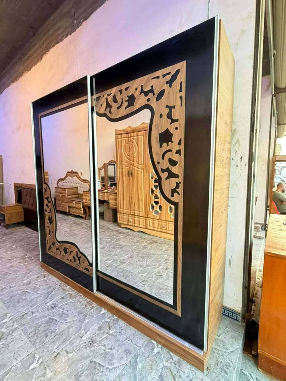الحجز واتساب فقط ***********
غرفه تركيه 5قطع بسعر400الف 
شامل التوصيل والشد داخل بغداد مجاني 
***********
