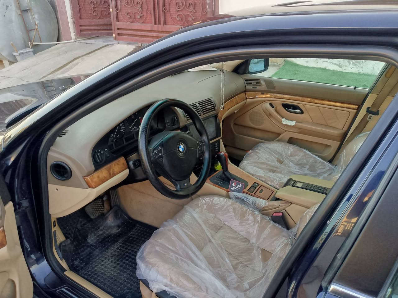 بي ام بومه 2000 للبيع فول مواصفات صدر تخم  تأير جديد  تبريد شغال  سياره صبغ بس جماليه اي معجون ما بيه ولا ضربه  دفتر بانزين بيه  سياره شرط تحويل سنويه جديده اي غرمه ما بيه  رقم *********** عنوان كركوك
