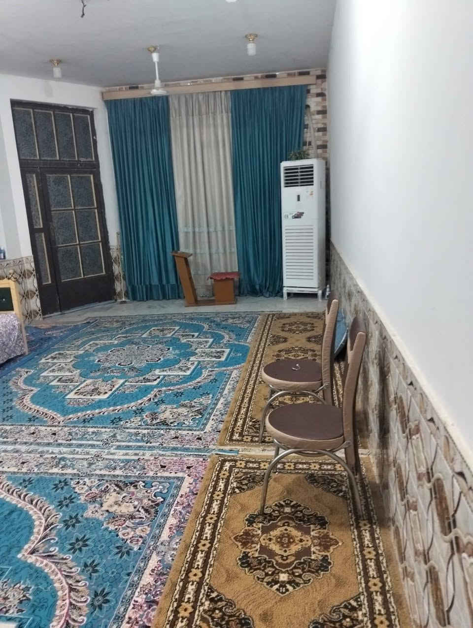 دار للبيع على طريق السفينة طابو أسهم مساحة 253م شارع  فدك يحتوي على ٥ غرف جاهز للسكن السعر ١٩٠ الاتصال على ***********
