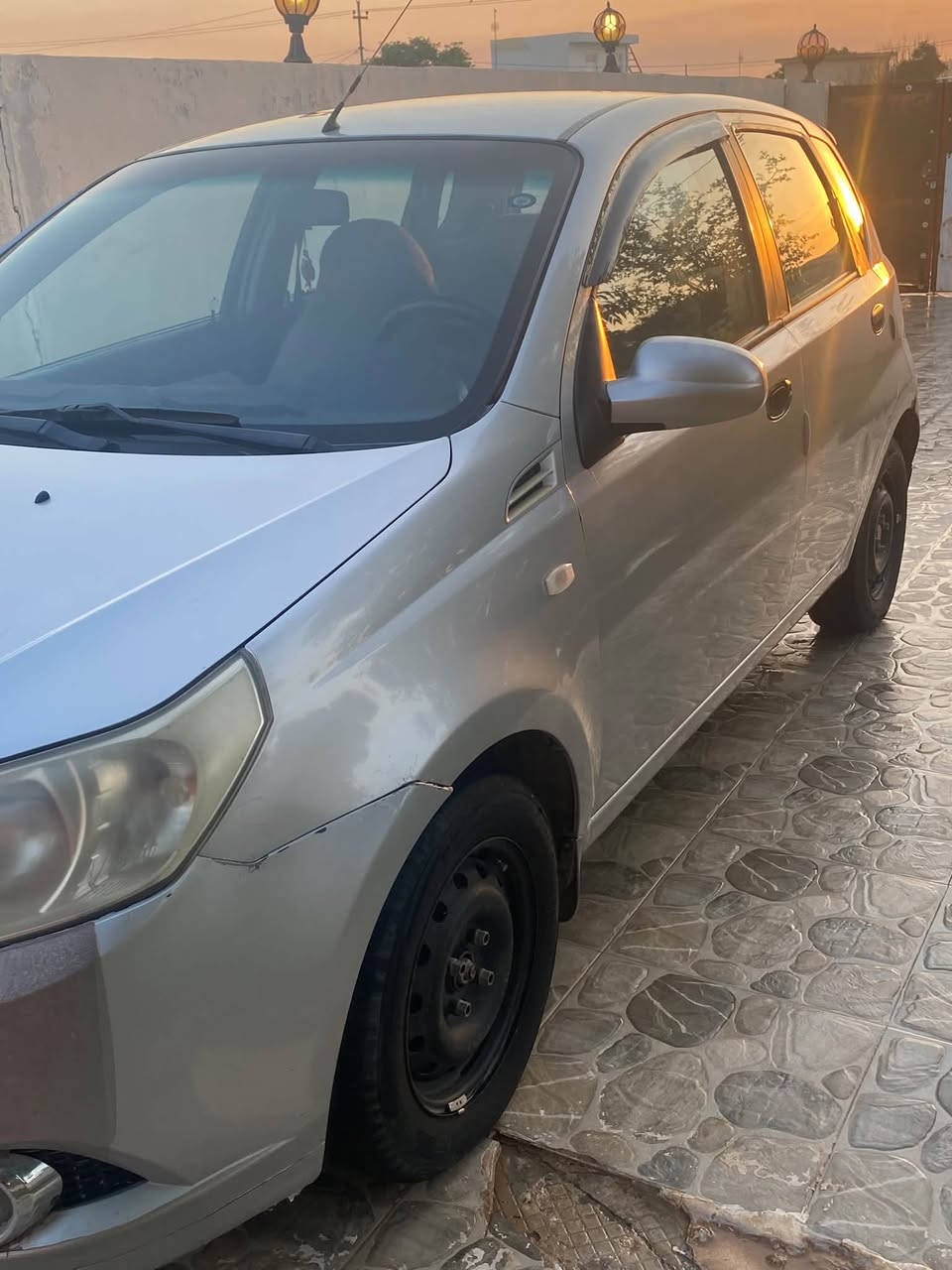 السلام و عليكم افيو هاش باك @إشارة 2009 للبيع كير عادي السياره بدون صبغ و بدون ضربه تبريد شغال و السيارة خير من الله محرك 1400  العنوان  

ديالى خانقين  السعر 48 وبي مجال  
 ***********
