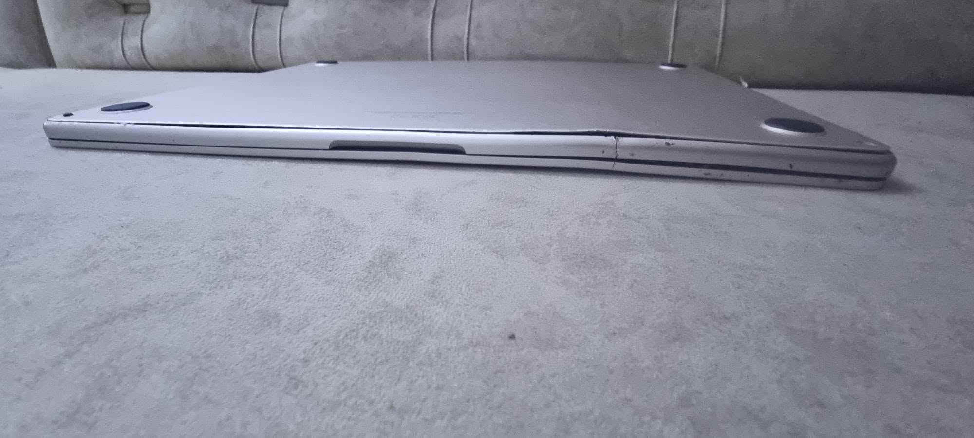 للبيع ماك بوك اير M2 the 15-inch MacBook Air with M2 chip (2023).
طافيه مفلشة مكسورة شاشتهة ابيعها فحم ع وضعها
السعر 150 الف
بغداد /مدينة الصدر/***********

