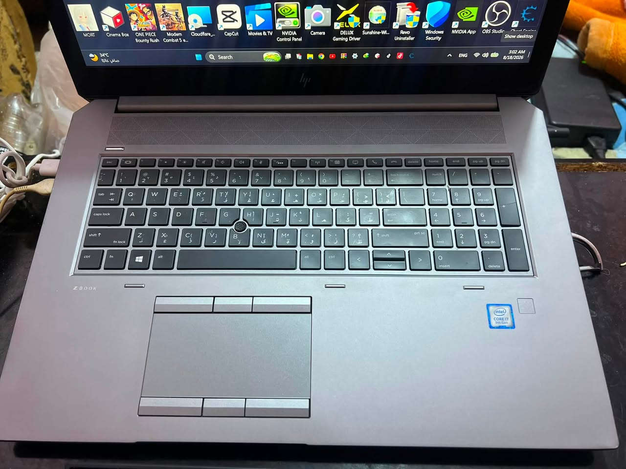 لابتوب hp zbook g6 17 لابتوب رجال الاعمال يصلح Gaming 
بفضل ارياحيته بالمهام الثقيلة والالعاب القوية 

كرت الشاشة: يأتي خارجي من فئة RTX 3000 

المعالج        : باداء ممتاز 6 انوبة i7 9750h 

الرامات        : 32 غيغا حجم غني عن التعريف
 
الذاكرة         : 1 تيرا

الشاشة        : حجم كبير 17 انش 1080-60 اطار بالثانية، الكرت ينطيك اكثر على شاشة خارجية

الصوت        : سماعتين ستيريو بنقاء ممتاز مع صوت عالي

منافذ          : 2 typ c , و 3 usb , ومنفذ سماعات الرأس و HDMI 

الشاحن       : الاصلية مع قدرة 230w

التبريد         :  جسم الـ ZBook 17 G6 ضخم ويحتوي على نظام تبريد بمروحتين وأنابيب حرارية واسعة، مما يسمح للكرت (مثل RTX 3000) بالعمل بكامل استقراره عند 80 واط لفترات طويلة تحت الضغط العالي دون أن يقلل الترددات بسبب الحرارة

نقطة القوة لهذا الابتوب محتفظ بنضافته وبدون اي خلل وانطي به ضمان 

الماوس الغيمنغ : ديلوكس M900 PRO مع القاعدة الخاصة لتصل سرعة استجابته 8000HZ مع دقة 2600 DPI و وزن 63 غرام

كيبورد مغناطيسي: FUN 60  60% لون متدرج وردي مع استجابة نقر 8k hz  تقنية Rapid Trigger: تتيح لك تخصيص مسافة التفعيل والارتداد بدقة متناهية تصل إلى 0.01 ملم في بعض النسخ، مما يعني استجابة فورية بمجرد لمس الزر دون الحاجة لضغط المفتاح بالكامل.

كامل الاجهزة للبيع ب 750 الف وبيها مجال حك الجية مكان ديالى بعقوبة تقاطع القدس ***********
