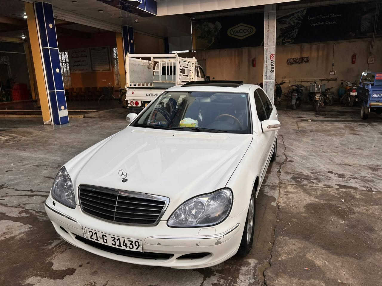 مرسيدس غواصة ٦ سلندر موديل ٢٠٠١ جوبلسات
بيها جاملغ امامي عكس سايق مرجع على بارد فقط و الباقي مكفول دواخل نضيفه جدا سيارة جاهز بالكامل 
مكان السيارة البصرة قضاء الدير 
سعر100وبيها مجال قليل
رقم الهاتف ***********
