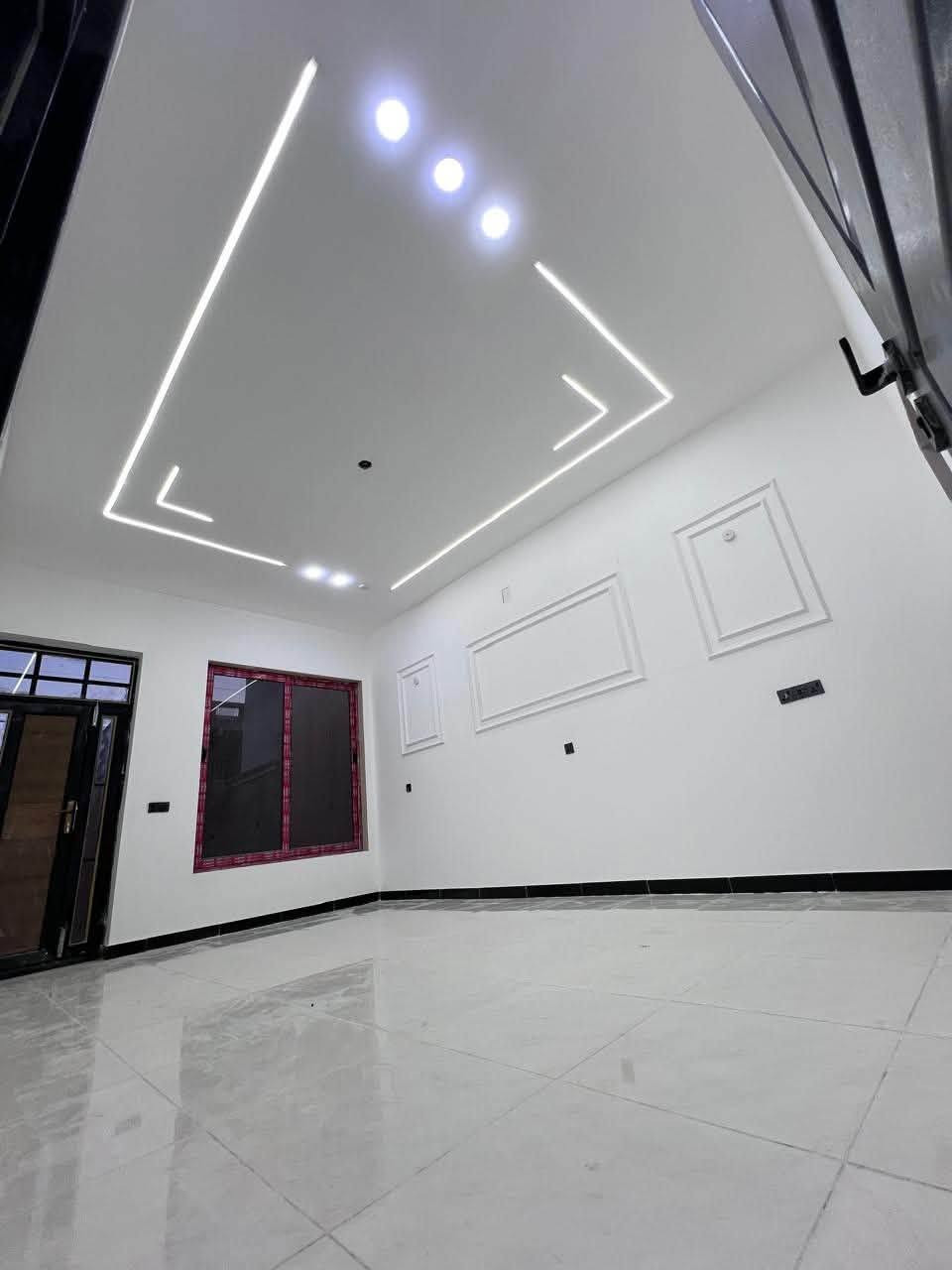 دار 🏠 للبيع 
المساحه 150م
الوجه 6 نزال 25
يحتوي على صالة ومطبخ
حمامات 🛁 4 
غرف نوم 🛌 5
العنوان حي الجهاد ديوان المخابرات قرب شارع 60
الاستفسار ***********
