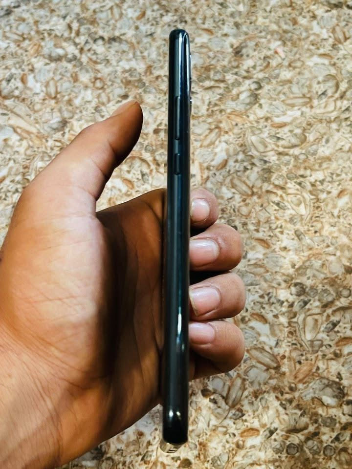 سلام عليكم
y9 برايم 
ذاكره 128 
مداخل تصليح على وضع الشركه كلشي بي شغال بدون ملحقات فقط جهاز سعره 80 بي مجال مكاني كوت حي الحكيم 

***********
