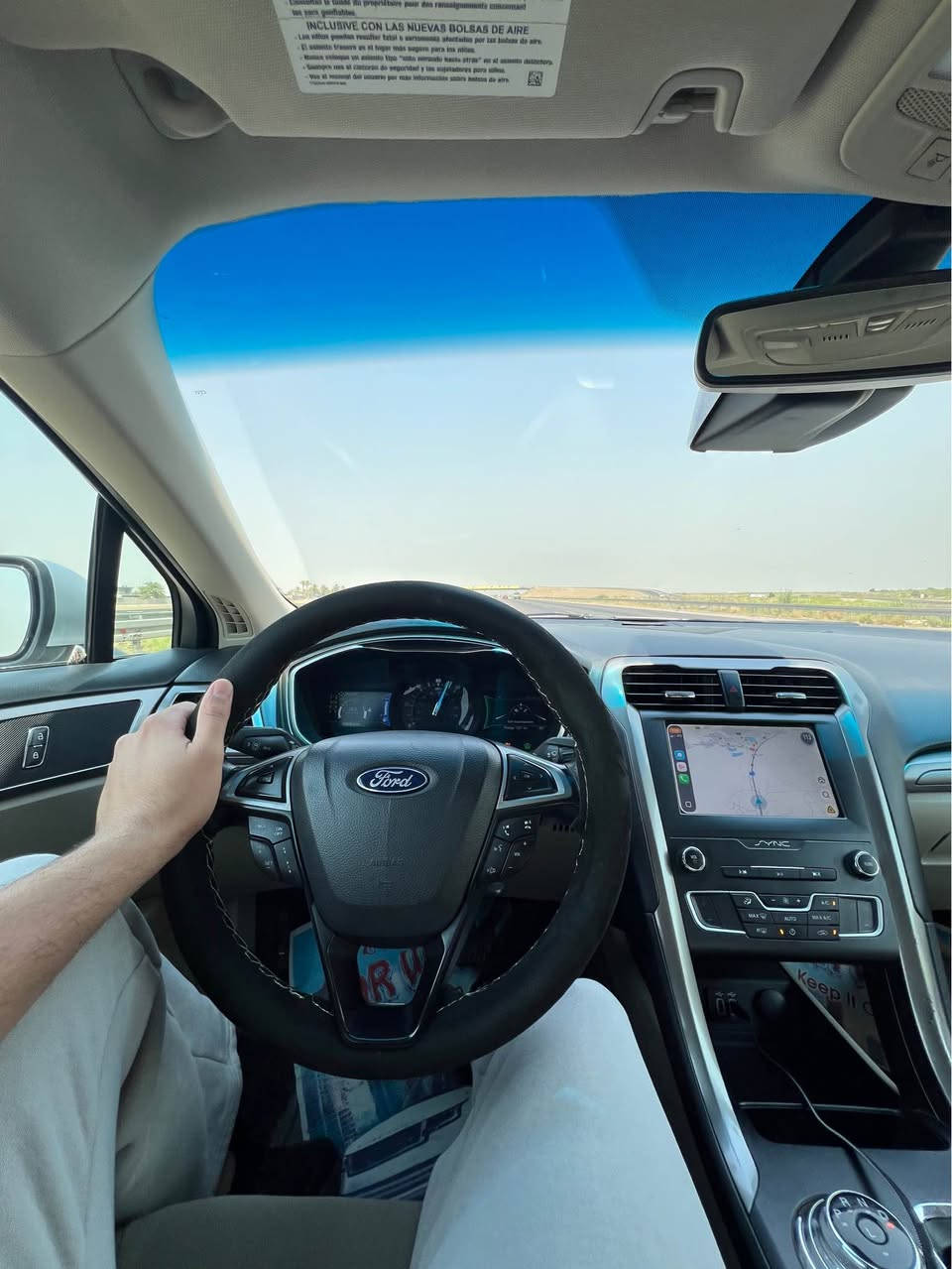 🚗 فورد فيوجن 2019 هايبرد (Ford Fusion Hybrid) – للبيع 

رايدها ب11.500 وما اقصر ويه اليجي وتعجبه

أنظف فيوجن بالعراق واني حيل معتني بيها 
سيارة قمة بالنظافة والراحة واقتصادية جداً بالبنزين، جاهزة للمشي وما تحتاج أي مصاريف!
📌 المواصفات والتفاصيل:
 الموديل: 2019
 المحرك: هايبرد (بنزين + كهرباء) – محرك 2.0L اقتصادي وقوي، يمشي باللتر مسافة ممتازة وتنسى الفيترية
 الكير: أوتوماتيك (ماوس دوار الحديث).
 الشاشة: شاشة كبيرة تدعم Apple CarPlay و Android Auto، ومع نظام SYNC 3 السريع.
 أنظمة الأمان (Ford Co-Pilot360):
 رادار تحديد مسار وتنبيه الخروج عن المسار.
 رادار نقطة سوداء (Blind Spot) على المرايات.
 نظام كبح تلقائي مانع للتصادم (Pre-Collision Assist).
 حساسات خلفية مع كاميرا دوارة عالية الدقة.
 الراحة والتصميم:
 كوشن السائق كهربائي مع تعديل بعدة اتجاهات.
 نظام تشغيل وتشغيل عن بعد / بصمة.
 تكييف دبل زون (تبريد ثلج ما شاء الله).
 ويل كب بلادي مع أونطة مرتبة.
 الوضع الفني: السيارت بحالة ممتازة جداً، أونطة، محرك، بطارية هايبرد، ودبلات كلها بشرط الفحص
السيارة جانت بالاردن ومرقمة اردني وهناك عدهم الصبغ عادي يزيد من سعر السياره فا صار شخط على البابين جان يصبغوهن وصبغهن حلو مو نشاز والسياره حيل كاعده 
 هذا رقمي 
*********** 
بي واتس بغداد, العراق
