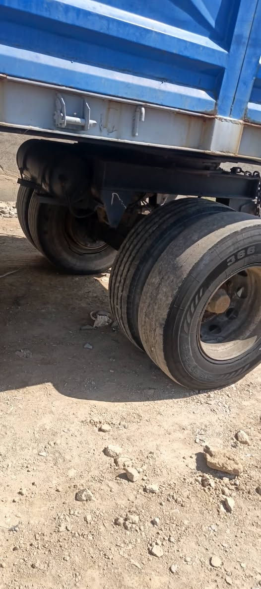 مقطوره للبيع حداديه 
***********
