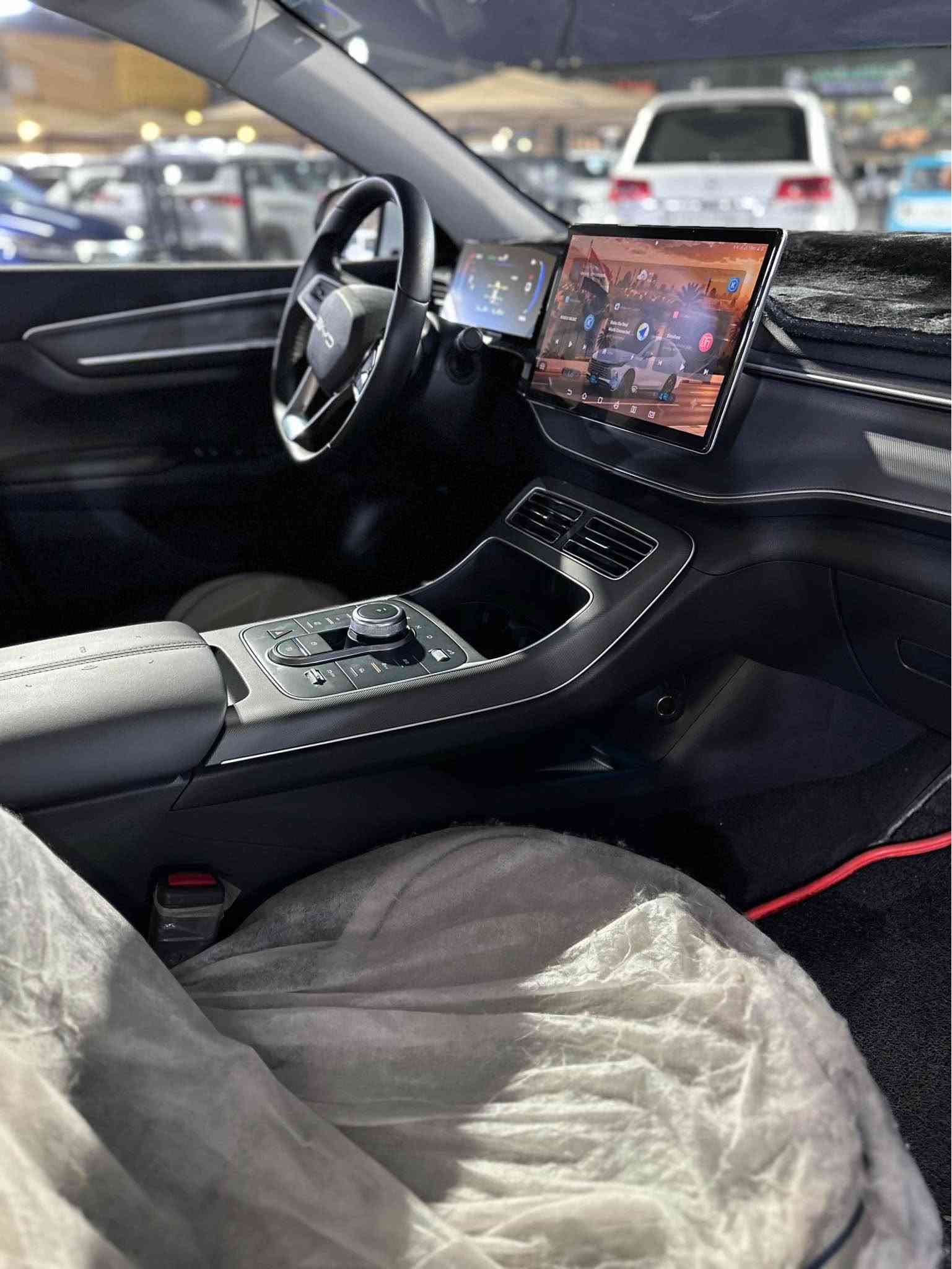 🚘 BYD ديستروير 05 | موديل 2025

✨ المواصفات:
▪️ محرك 1.5 لتر هجين Plug-in Hybrid DM-i
▪️ قير E-CVT أوتوماتيك
▪️ دفع أمامي
▪️ 5 مقاعد
▪️ بطارية Blade من BYD
▪️ شاشة وسطية 12.8 إنچ قابلة للدوران
▪️ شاشة عدادات رقمية
▪️ تكييف أوتوماتيك
▪️ تحكم ستيرن متعدد الوظائف
▪️ دخول وتشغيل بدون مفتاح
▪️ كاميرا خلفية + حساسات خلفية
▪️ ABS + مانع انزلاق + ثبات إلكتروني
▪️ فرامل يد كهربائية + Auto Hold
▪️ إضاءة LED
▪️ بلوتوث وUSB
▪️ جنوط ألمنيوم

📌 الموديل: 2025 
ماشية 5 الف كيلو فقط 
كفالة عامة من كلشي 
💰 السعر: 21,500,000 دينار

📍 كربلاء – مدينة المعارض النموذجية
🏢 معرض الجزائري | رقم 23 
 
للاستفسار والطلب الاتصال ***********
#معارض #كربلاء #بيع #شراء #السيارات كربلاء, العراق
