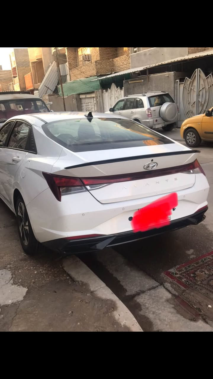 هيونداي ايفانتي. كوري اصلي. موديل 2021. محرك ١٦٠٠ دبل نوزل. كير cvt   موصفات شاشه دمج كبيره. كشنات جلد تدفئه تبريد  مري شفط. حساسات امامي خلفي.  رادار   ٤. انظمة. قياده  اناره ترحيب  تشغيل عن بعد. ٤  قطع تبديل اصليات. بنيد وجاملغ. حادثها بره العراق. واما  بالعراق. باب سائق وقبق الجنطه   كلهن اصليات  . شاصي الامامي جهت السائق   بي تعديل وصبغ. اثر الحادث.  وكوا طخه بالبابتين عكس السائق مصلحه بارد. ورقمها الماني بسمي. بغداد. تحويل ثاني يوم  او نفس اليوم اذا تريد سعر. 120 $ ورقه. وبي مجال حك جيتكم. هذا رقمي ***********

نص مكتوب في الصور:
- iQ CARS