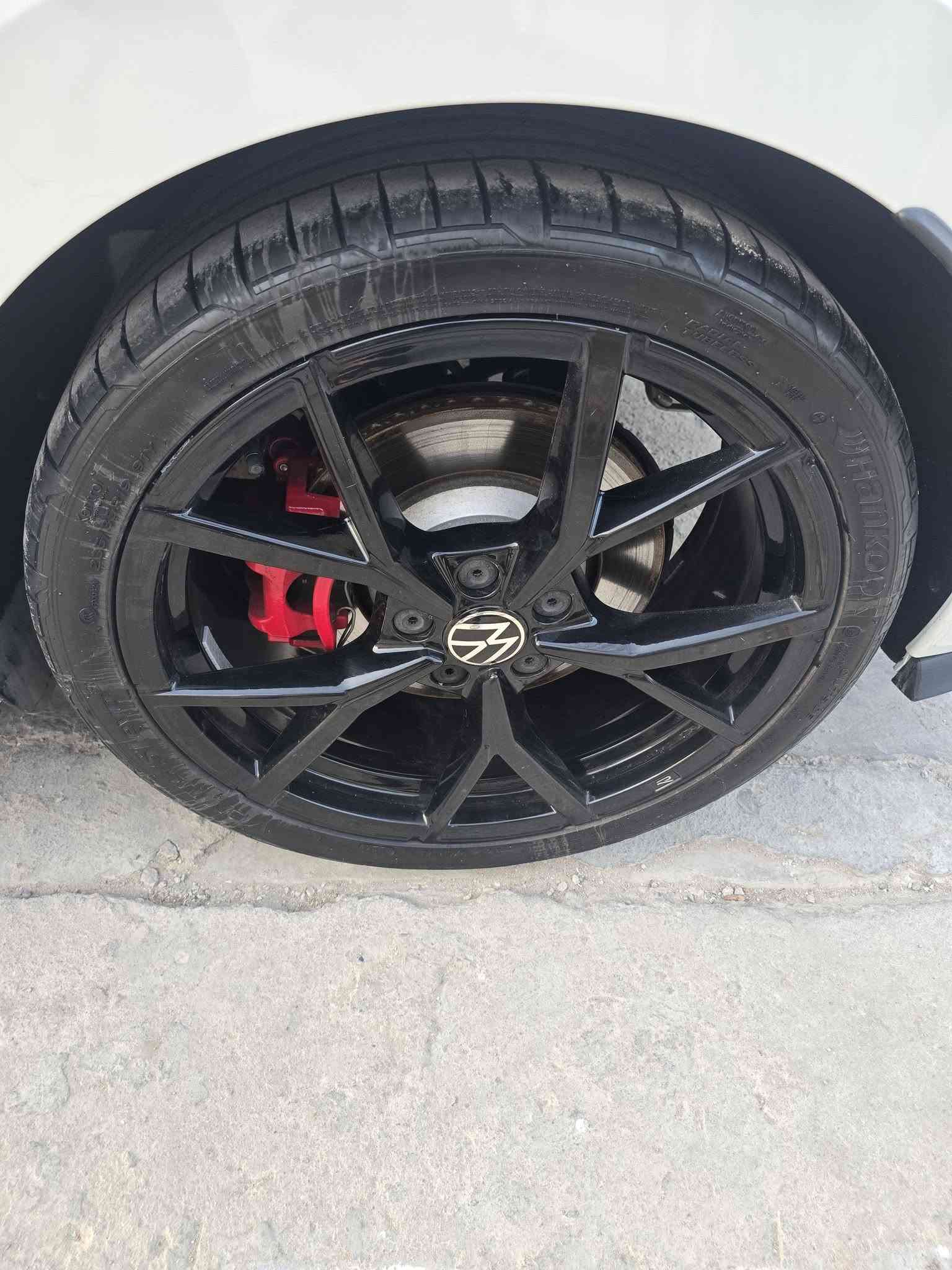 السلان وعليكم كولف gti 2024 كير عادي فول مواصفات بدون صبغ فقط ذيل الجاملغ صبغ على كد شبرين بدون تبديل رقم اربيل جديد وهزة جديدة وفحص جديد قبل يمين ترقمت اي استفسار الاتصال *********** السعر مناسب السيارة باسمي تحويل مباشر وماشية ١١ الف فقط
