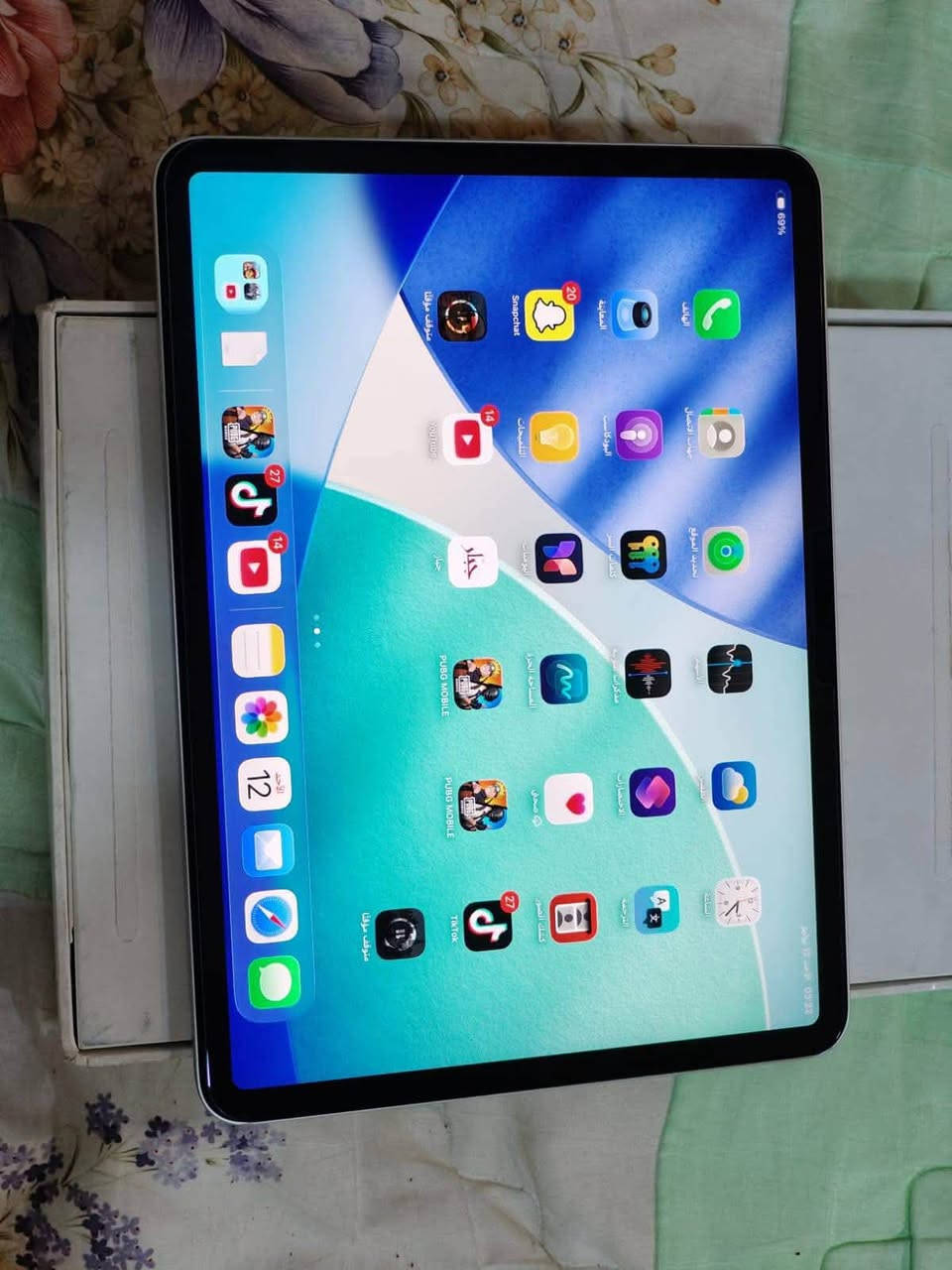 ايباد برو M2 ذاكره 128  بطاريه 85  نضيف كامل ملحقات مكفول من الفتح والتصليح السعر 725 وبيه مجال قليل مكاني ناصريه مركز واتساب ***********
