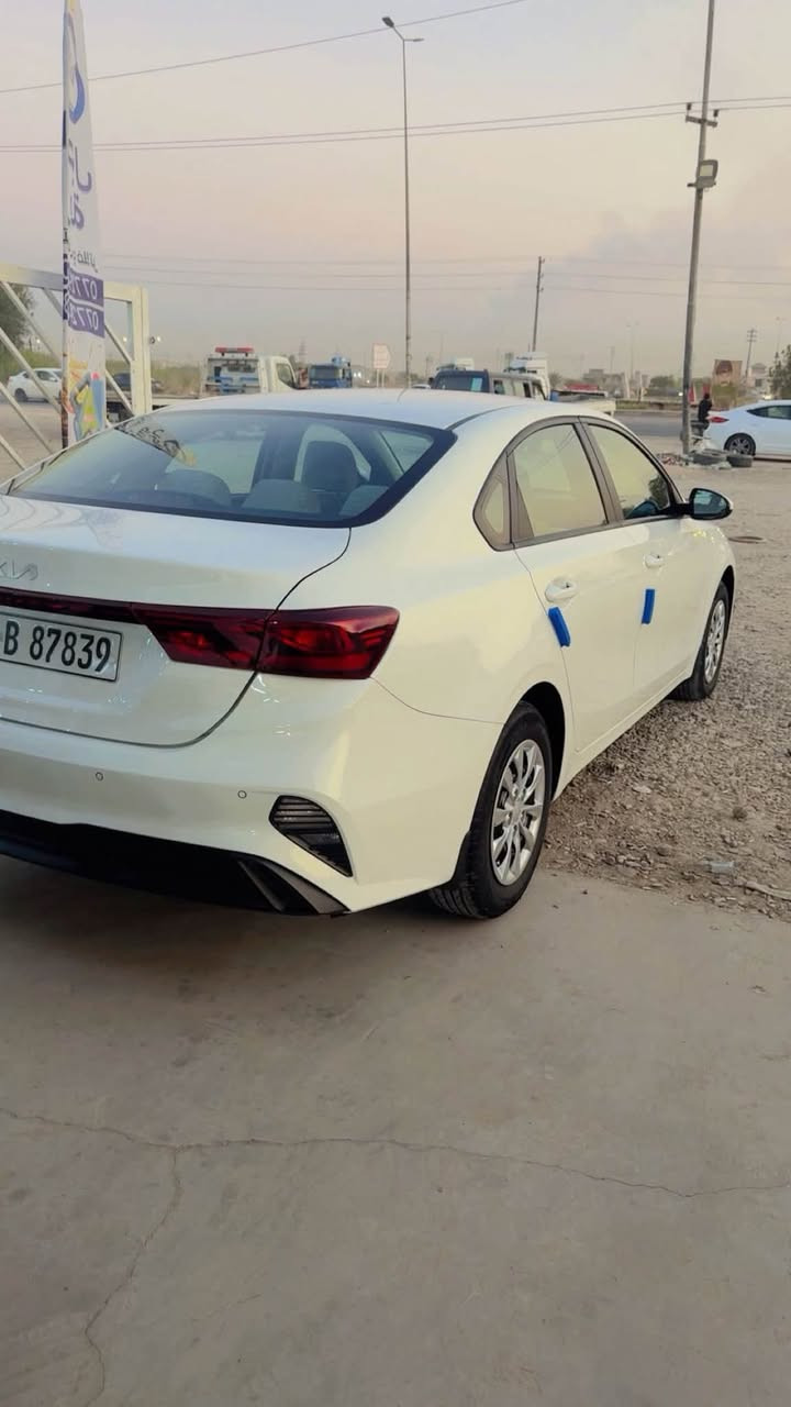 السلام عليكم كيا سيراتو موديل 2023 قطعتين تبريد
مثبت سرعة

لد نهاري 

سنوية جديده 

محرك 1600

بيها حالوب فقط

كفالة من ضربة 

وصبغ وكلير 

واسط العزيزية 

***********
