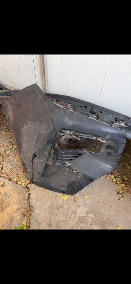 لحيه ترفلس Z71 مع ربع دعاميه 
راديتر تبريد شرط الفحص بدون اي نفاذ وتصليح 
مروحه مع الماطور وكاله gm 
طبله بيها صرر بسيط
***********
