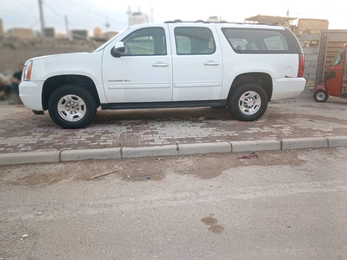 يوكن • دواخل عسلي • ٢٠١٠