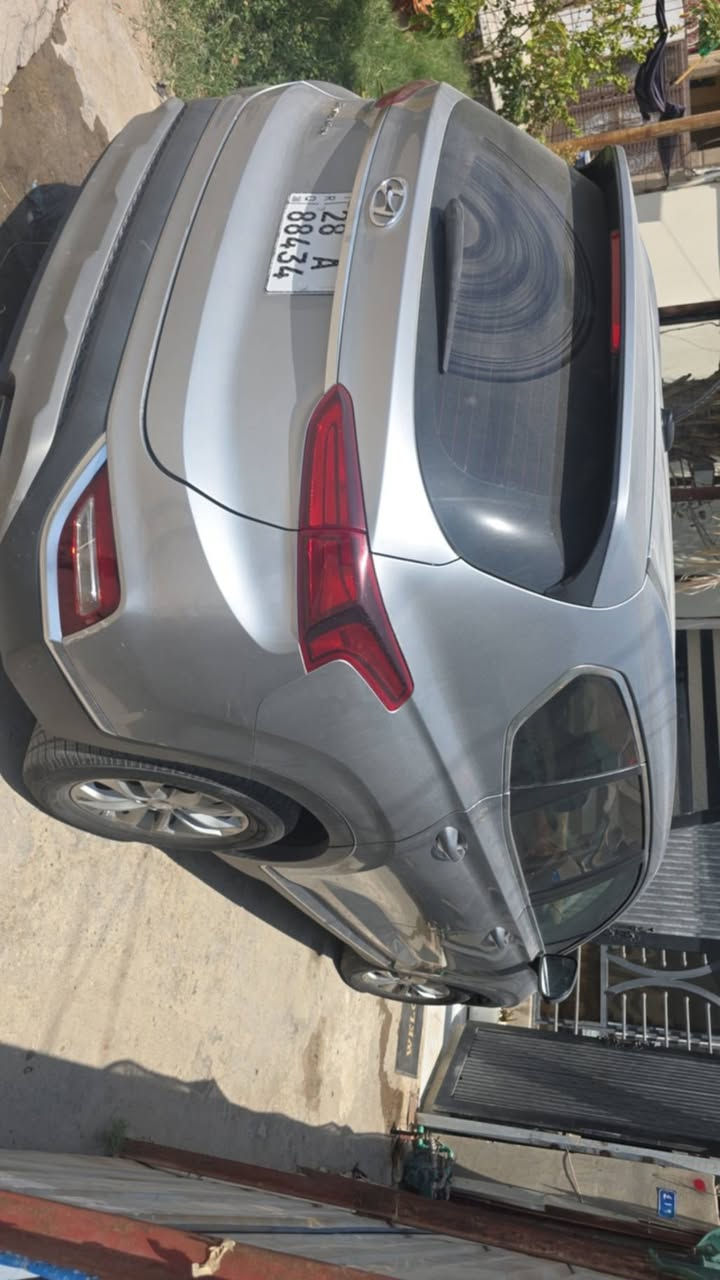 🚘 للبيع | Hyundai Santa Fe 2020 وارد أمريكي 🚘
سيارة نظيفة جداً ومستخدمة استخدام شخصي، بحالة ممتازة وجاهزة للاستخدام بدون أي مصاريف.
✅ محرك 2.4 GDI اقتصادي وقوي 
✅ قير أوتوماتيك
✅ Auto Hold
✅ هند بريك كهربائي
✅ مثبت سرعة
✅ المحافظة على المسار (Lane Assist)
✅ كاميرا خلفية وشاشة
✅ ويل 18 
✅ تكييف ممتاز وبرودة قوية
✅ داخلية مرتبة جداً
📌 الممشى الحالي: 38 ألف مايل فقط
📌 اللون: فضي
📌 وارد أمريكي
  المحرك معروف بالاعتمادية وقلة الصرف.
💵$ السعر المطلوب  16,500 
الرقم *********** تحويل ثانيوم
