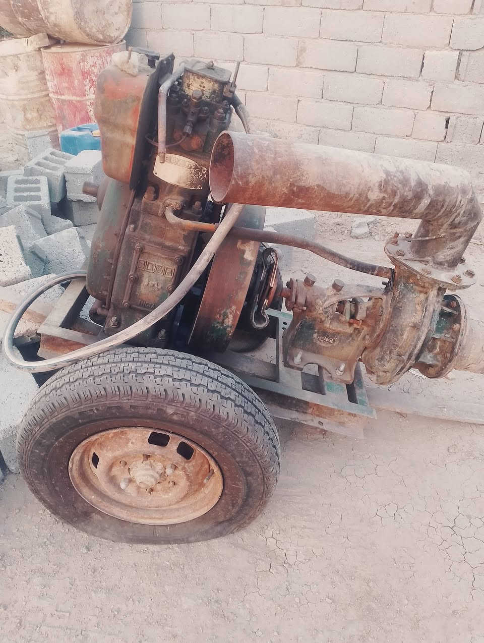 ماطور للبيع 6*6 نضيف جاهز مع عربانه العنوان /بابل شركه الرنا السعر 500 وبي مجال بسيط الشراي يتصل *********** غير متواجد عل فيسبوك
