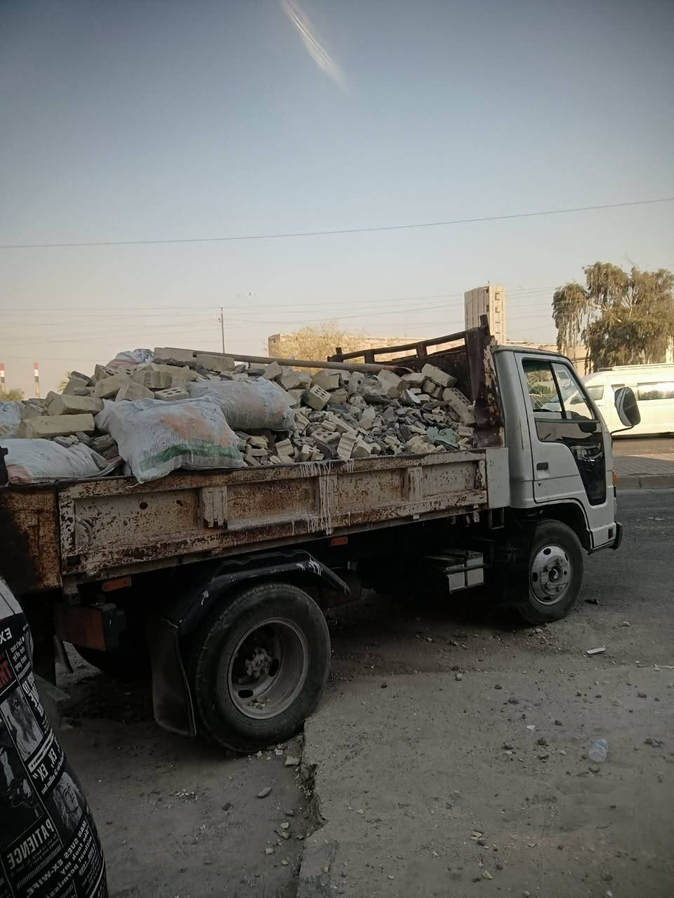 ازوزه فحل بسمي رقم نكليزي جاهزه للعمل مكفوله كفاله من شاصي ومحرك يبخر بدون تنقيص سياره خير من الله مكان بغداد ***********
