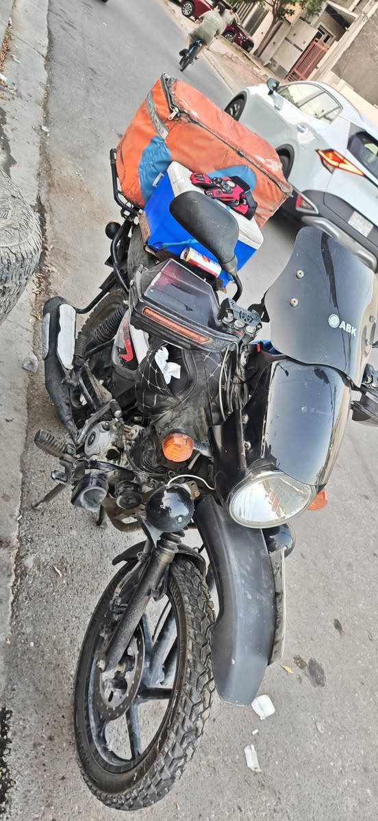 بوكسر 22 نازله ب 25 الدراجه جانت مضمومه 
اضافات 
كشاف زنون عالمي 
واقيات هواء لكزز 
جامه abk
هورنات يوكن 
دوشمه كامله 
تخم تاير جديد 
مرايات جدد 
دوسات جدد 
قبضات ستيرن جدد 
قمجيات جدد 
الدراجه ماشيه 34 الف 
زنجيل ربل ودشالي تخم جديد 
تجفيت شركة صار اسبوع من مجفتة 
نقصها فقط تجفيت للدبل الأمامي الاتفاق حسب قناعة الزبون منختلف 
السعر المطلوب مليونين و 200 الف قابل للتفاوض بشي بسيط
تحويل ثاني يوم ***********
