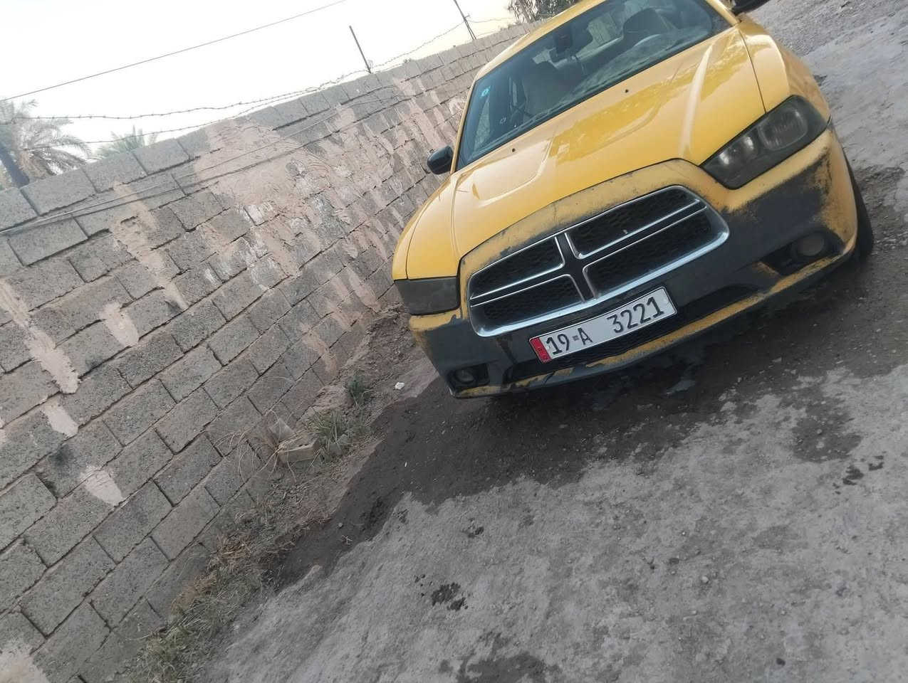 سلام عليكم
جارجر 13 أصل اجرة رقم كربلاء انكليزي  
محرك 22 عرابنه 22 تخم تاير وحداديه جيد جدأ
حادثه تبديل بابين جهة يسره
مصفره هيةء وغرامات مروريه 
$سعر 135 عنوانهاا بغداد  *********** تواصل
