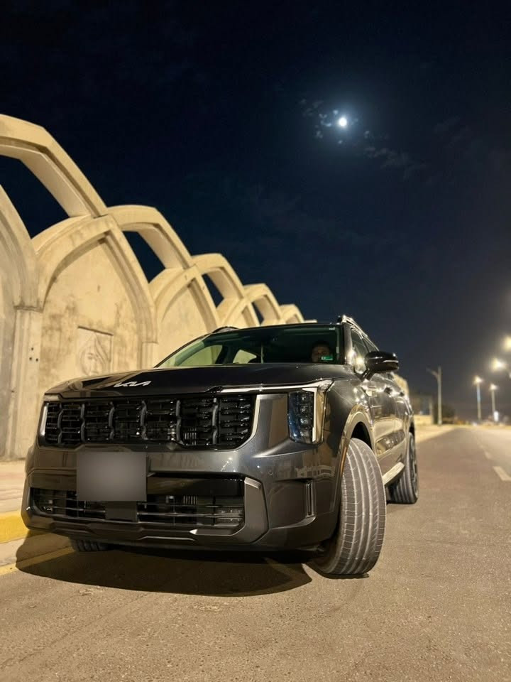🚗 إعلان بيع سيارة 🚗
✨ كيا سورينتو 2024 فئة X-Line Limited ✨
🔹 تفاصيل السيارة والمواصفات:
 ⚙️ الماكينة: 2500 توربو (2.5L Turbo)
 🎨 اللون الخارجي: رمادي غامق
 ☀️ السقف: فتحة بانوراما كاملة
 🛡️ الفئة: X-Line Limited (تصميم خارجي رياضي، ارتفاع ممتاز، لمسات مميزة)
 🚘 التجهيزات الداخلية: كافة مواصفات الـ Limited الفول (جلد، شاشات، حساسات، وأنظمة القيادة)
 📜 حالة الرقم: رقم شهداء (تحويل سنوية بعد سنتين) مع وجود وكالة رسمية
 ⚠️ الملاحظات بكل شفافية: السيارة بدون كاميرا 360 درجة، وبدون أيرباغات
💵 السعر المطلوب: 260 ورقة (26,000$)
📍 الموقع والمعاينة: كربلاء المقدسة
📞 للتواصل والاستفسار (واتساب / اتصال):
***********
