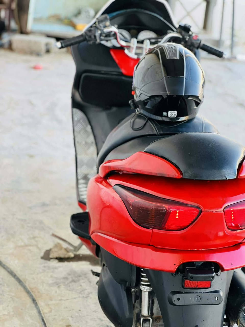 فورز90 سعر 800 وبيه مجال مكفوله من كلشي وراقص سولي اي نقص مابيها المكان بابل دبله رقم واتساب ***********
