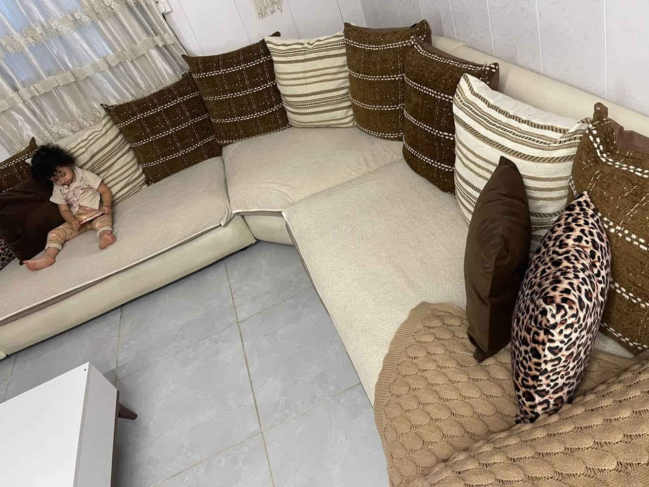 سلام عليكم تخم للبيع السعر ٢٠٠ وبي مجال
ثلاجه ستعمال شهر السعر ٧٥ وبيهه مجال 
مكنسه سعرهه ٥٠ مكان بغداد السيديه ***********
