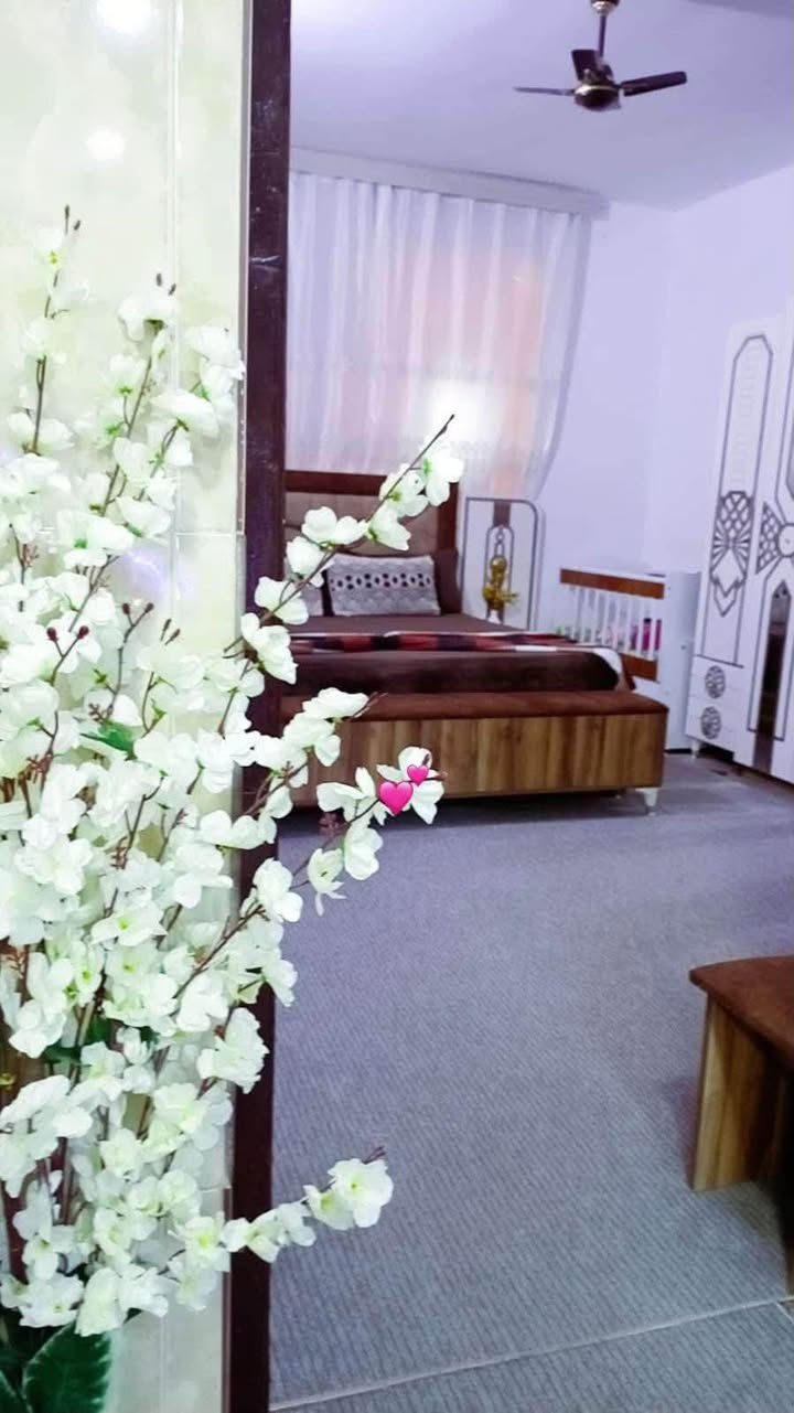 السلام عليكم بيت البيع في بغداد الحسينية مال راشديه مساحه 150 متر موقعة كلش حلوو بالساهرون بصف ارض الأحلام خلف سنتر الوادي  البيت عالي على شارع سكف عالي اكثر من 3 أمتار 
غير متواجد على فيس
 اتصال أو واتساب ***********
