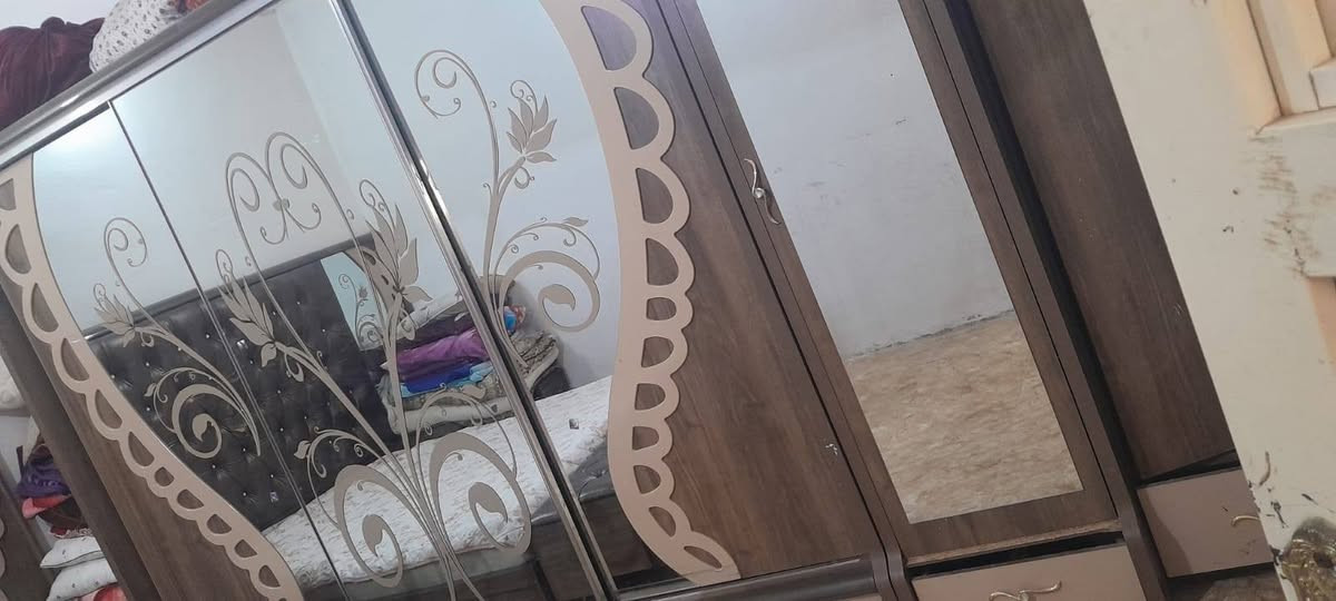 غرفة للبيع ب400  ***********
