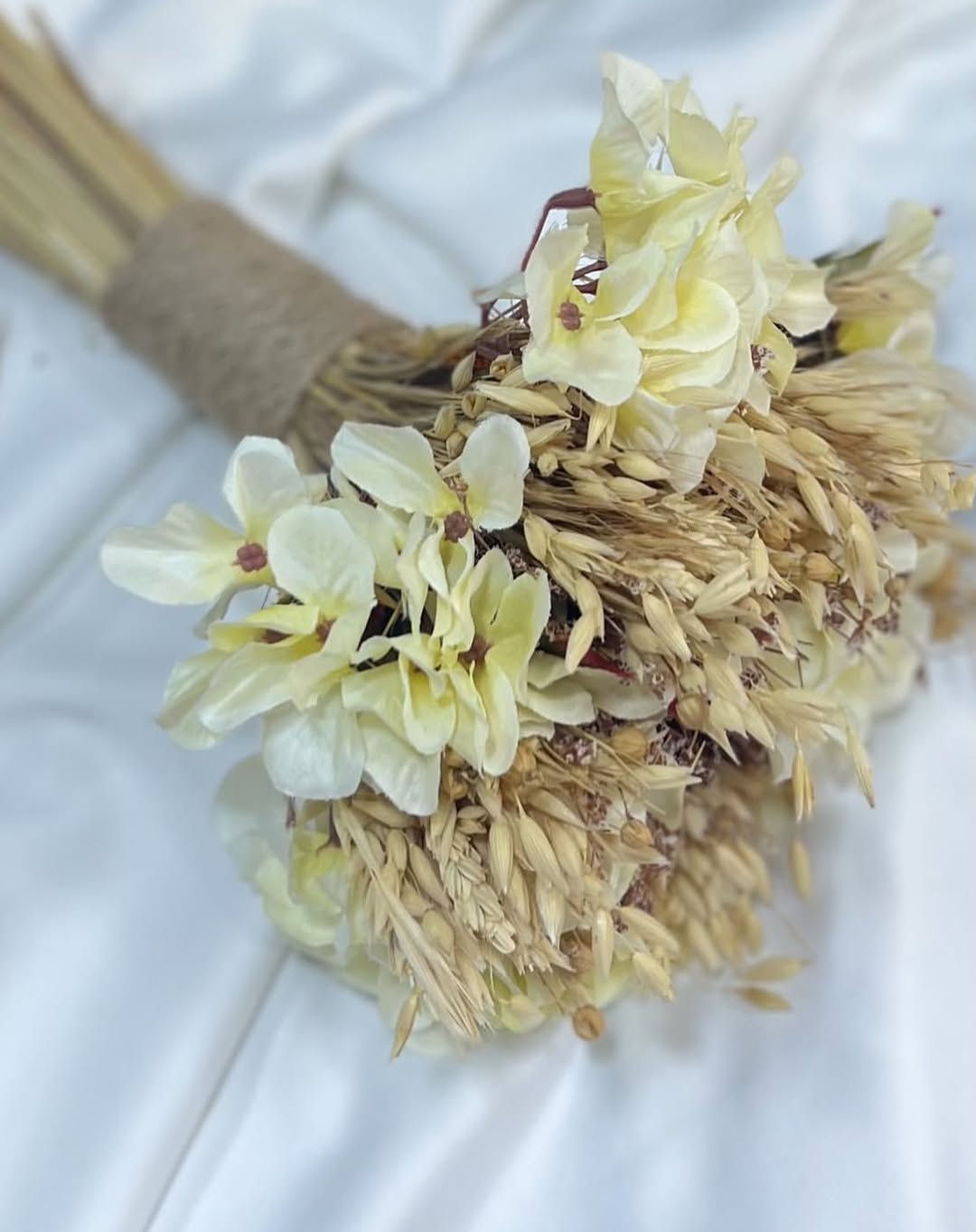 مجموعه من مسكات العروسات الناعمه الورد الطبيعي المحنط متوفره داخل كلوبل بوتيك بنطام البيع والايجار 🩷💞💞💞 🌸 🌷 🌹 
Global Boutique | كلوبل بوتيك ✨
فساتين زفاف 🤍
فساتين خطوبة وعقد ✨
فساتين مدعوات 👗
فساتين تخرج 🎓 👩‍🎓 

تميزي بفساتين سهره مبهره تأخذك لعالم الاناقه والجمال 💗 👑 

🔹 متوفر نظام البيع والإيجار
🔹 قياسات صغيرة & قياسات خاصة حسب الطلب

🚚 توصيل مجاني إلى كافة المحافظات
📍 البصرة – الجزائر، خلف شنشل مول
