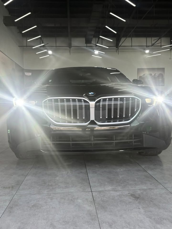Bmw  530i ( 2025) سیارة كلين تايتل بدون ضبغ و بارد بدون شخط. سيارة مكفولة دعاميية لل دعاميية. ***********
