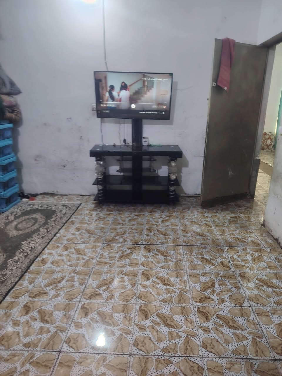 بيت للبيع مساحة ١٦٠ متر قاطين خلف جامع الكتائب الشراي يتصل على رقم ***********
