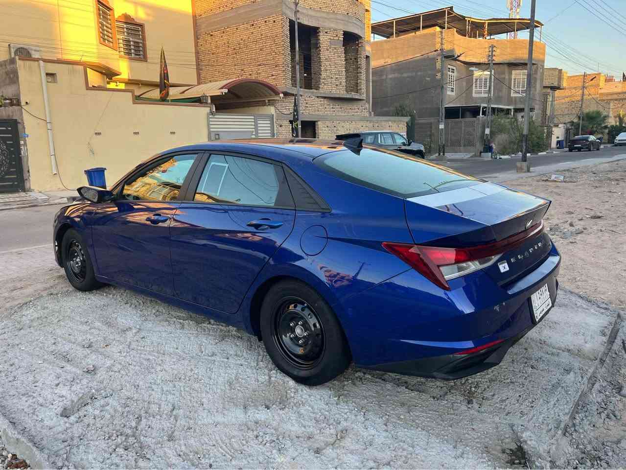 🚗 للبيع – هيونداي إلنترا 2021 وارد أمريكي

🔹 اللون: أزرق
🔹 تشغيل بصمة مع زر تشغيل (Smart Key)
🔹 رادار النقطة العمياء (Blind Spot Monitor)
🔹 نظام التوقف الذاتي قبل الاصطدام
🔹 مساعد الحفاظ على المسار
🔹 تكييف أوتوماتيك منفصل (Dual Zone)
🔹 ديكورات داخلية Piano Black
🔹 جنوط سود قياس 15 إنج
🔹 شاشة مع كاميرا خلفية
🔹 Apple CarPlay وAndroid Auto
🔹 مثبت سرعة وتحكم من المقود

✅ ملاحظات:

* السيارة بيها مكانين بارد فقط، وباقي الهيكل وكالة.
* تقرير السيارة: غرق.
* المحرك غير مفتوح ويعمل بصورة ممتازة.
* السيارة جاهزة للفحص في أي مكان.
* رقم السيارة: بصرة (معوقين).
* إجازة المعوق باسم ولد شاب، والوكالة جاهزة.

سياره ماشي 60الف ميل

💰 السعر: 150 قابل للتفاوض بالمعقول.

📞 للاستفسار: *********** البصرة, العراق
