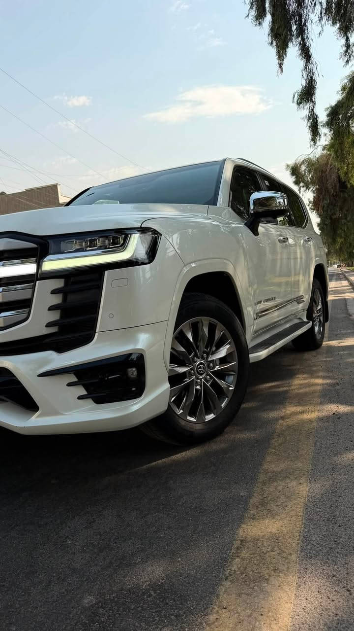 السلام عليكم 🤍
🔥 لاندكروز  2024 فووول موصفات 1/1  VX

لمتد اصلي تون تيربو 

وكاله SAS  بحاله الوكاله جديده جداً ماشيه 

19 الف 

كفاله حقيقيه من اي شي اكرر اي شي 👍🏼

رقم بغداد بسمي تحول مباشر 

مكان السيارة بغداد

للاتصال ***********
